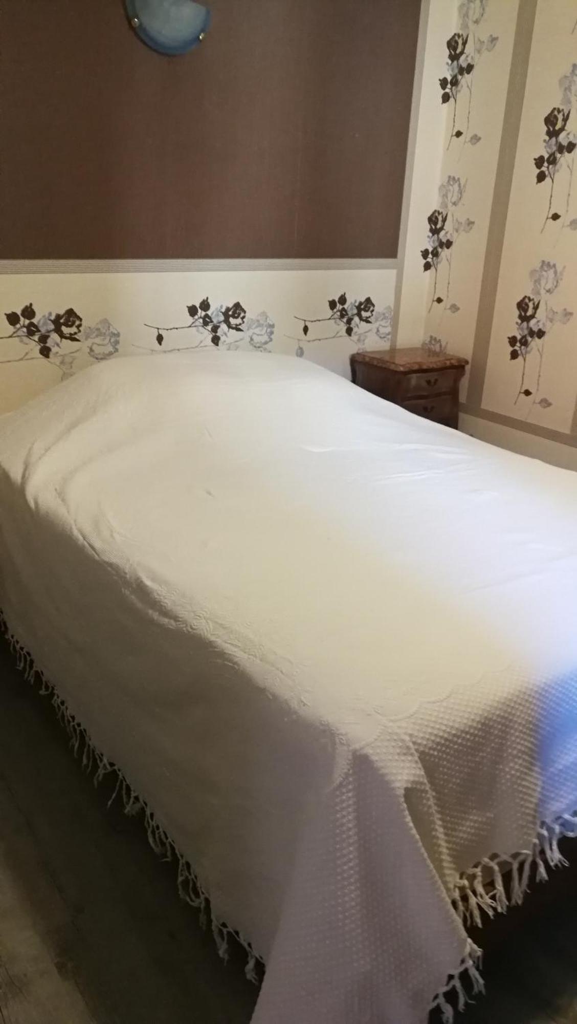 Отель La Cirerole Casteil Экстерьер фото