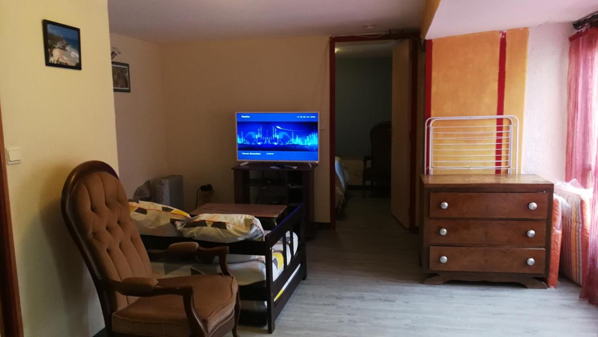 Отель La Cirerole Casteil Экстерьер фото